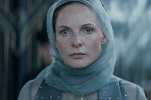 Un "actor idiota" gritó a Rebecca Ferguson durante un rodaje y ahora todo internet (incluyendo Dwayne Johnson) quiere arrancarle la piel: "Salí llorando del set"