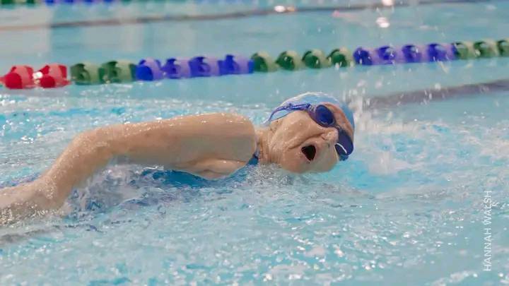 La nadadora Betty Brussel con 99 años alcanzó tres récords mundiales