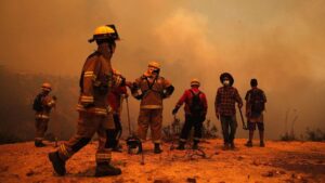 Bomberos de Chile controlan incendios forestales y dan por superada la emergencia
