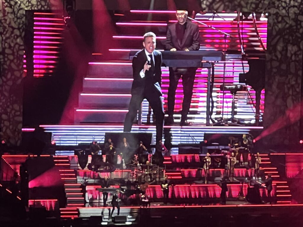Luis Miguel regresó a Venezuela y te contamos lo bueno y lo no tan bueno de su espectáculo