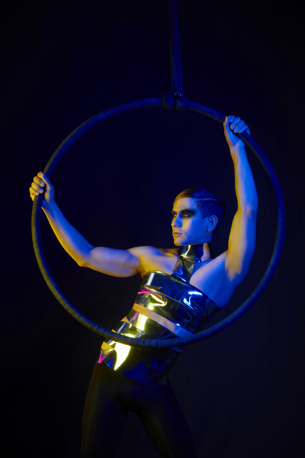 El acróbata Javier Correia regresa a Venezuela "con muchas ganas de compartir todo lo que he aprendido en Europa”