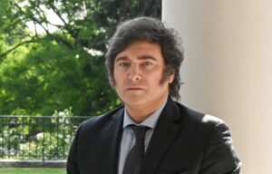 Gobernadores denuncian "extorsión" de Milei y una provincia amenaza con no entregar gas ni petróleo