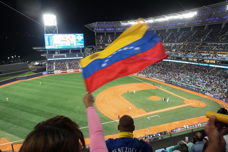 Los Tiburones de La Guaira derrotan a Curazao y mantienen su invicto en la Serie del Caribe