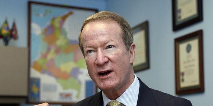 Exembajador Brownfield pidió reimposición de sanciones a Venezuela en apoyo a María Corina Machado