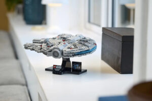 LEGO acaba de lanzar el tercer set del Halcón Milenario. Más pequeño, más barato y con un diseño espectacular