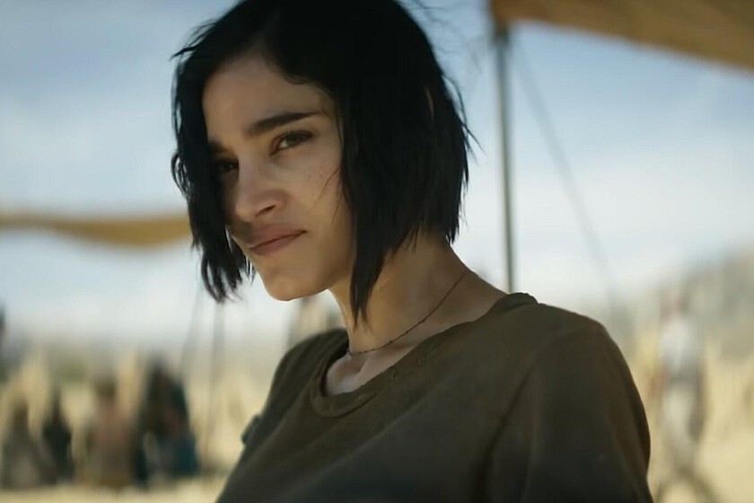 "Siempre defenderé Rebel Moon". Sofía Boutella expresa su dolor frente a las críticas negativas a la última película de Zack Snyder y se eleva como la anti Dakota Johnson