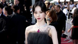 una artista de K-pop pidió disculpas por tener novio