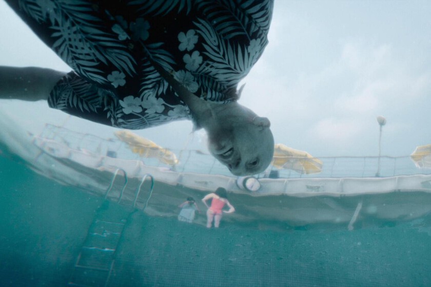 Es una de las películas más inclasificables de 2023 y acaba de llegar a Amazon Prime Video. Terror, ansiedad, surrealismo sexual y comedia incómoda en una experiencia sin igual