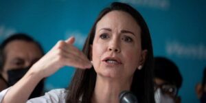 María Corina Machado acudirá al CNE para inscribir su candidatura pese a inhabilitación