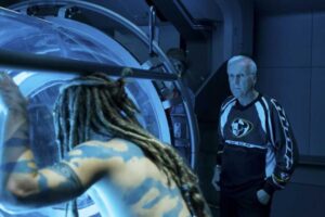 "Tuvimos que rodar dos veces". Por qué Spider fue un inesperado problema para James Cameron en 'Avatar 2'