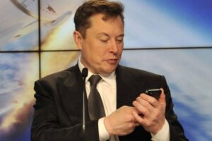 La reacción de Elon Musk al ver el mensaje de Leito mandando a invadir casas en EEUU