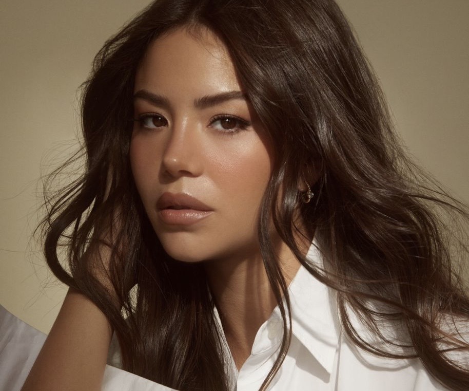 Sharon Hidalgo sigue cautivando en el exterior como modelo 📸💄