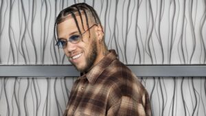 Jhay Cortez vuelve con un tema junto a su antiguo rival