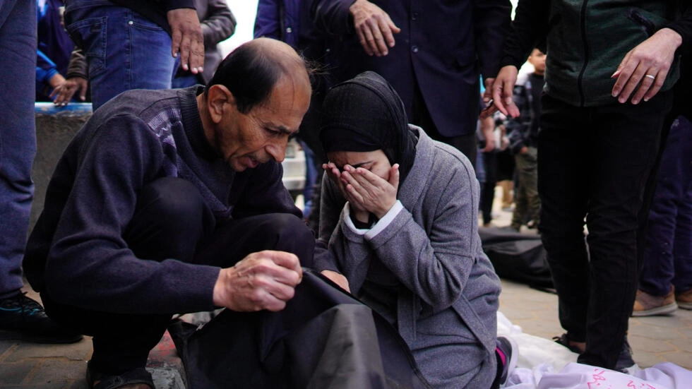 Ejército israelí continúa ataques contra hospitales, más de 100 muertos en las últimas 24 horas