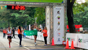 Joselyn Brea rompe récord nacional en la media Maratón CAF 2024