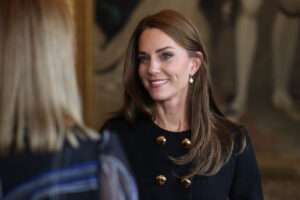 Kate Middleton reapareció y estuvo de compras junto a su esposo[+video+Fotos]