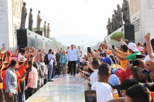 Maduro: otra vez le vamos a ganar a la oligarquía, por la paz y con el pueblo