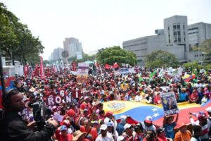 Capturados 3 sujetos en la marcha, uno de ellos le iba a lanzar un explosivo a Maduro