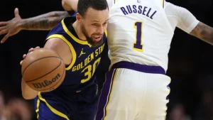 Lakers caen ante los Warriors de Curry con lesión de Davis