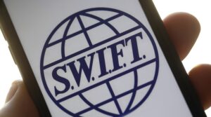 Sistema SWIFT planea red global de interconexión de monedas digitales emitidas por bancos centrales