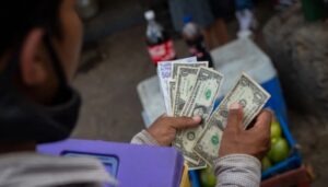 Propuesta de incremento del salario mínimo a US$ 200 tiene sustento macroeconómico