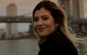 ¡Derrochando belleza! Grace Trocell deslumbra como protagonista en el nuevo video de Bey Evalon