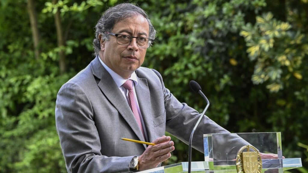 Gustavo Petro amenaza con ir a una Constituyente si no se aprueban sus reformas