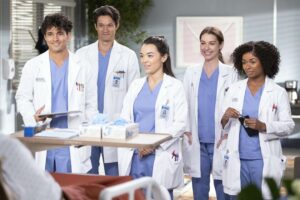 El hospital Grey Sloan Memorial sigue batiendo récords en la televisión y 'Anatomía de Grey' renueva por una temporada 21 junto con esta serie de Ryan Murphy