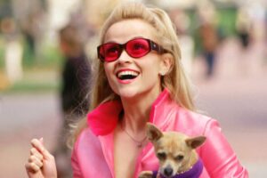 ¿Vuelve Elle Woods? Amazon y Reese Witherspoon ya preparan una serie de 'Una rubia muy legal'