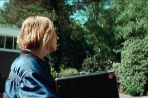 Hunter Schafer y Dan Stevens juegan al gato y el ratón en una aspirante a convertirse en la película de terror más desquiciada del año. Genial trailer de 'Cuckoo'