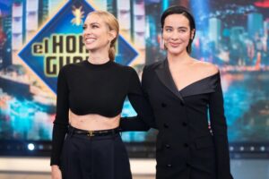 Kira Miró y Esmeralda Pimentel desvelaron en 'El hormiguero' cómo fue la escena más dura de su último rodaje. "Estábamos con los labios morados"