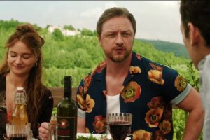 James McAvoy quiere ponernos el estómago del revés con el remake de una de las películas más duras de los últimos años. Tráiler de 'Speak No Evil', lo nuevo de Blumhouse