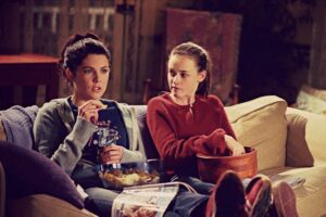 'Las chicas Gilmore', una encantadora historia de maduración con diálogos ingeniosos, un toque excéntrico y un pueblo idílico