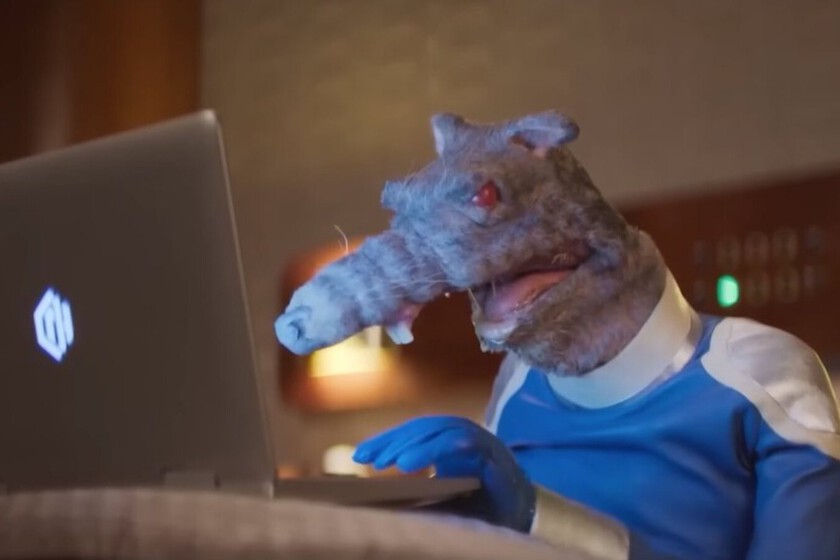 'Fumar provoca tos' (2022) opinión: Es una de las películas más locas del último año pero pasó desapercibida en cines