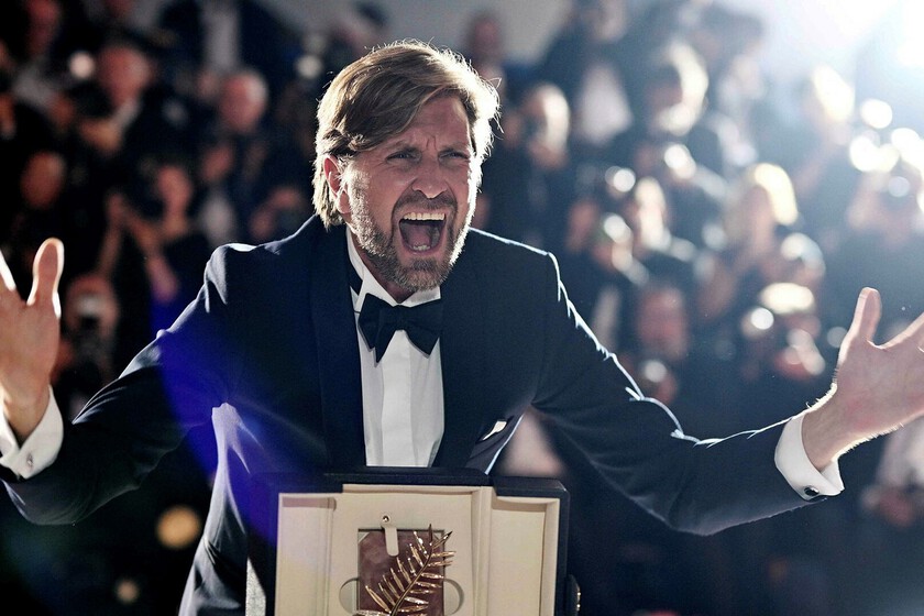 "¿Y si solo se te permitiera usar una cámara si tienes una licencia?". El director de 'El triángulo de la tristeza' equipara el poder de las imágenes con las armas