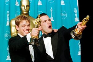 "Nos arruinamos en 6 meses". Ben Affleck explica cómo Matt Damon y él se fundieron el sueldo de su primer éxito tras pensar que serían "ricos de por vida"