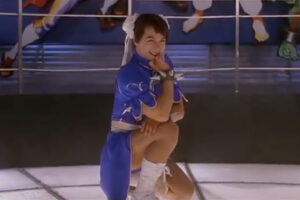 Aquella vez que Jackie Chan se convirtió en la mejor Chun-Li de 'Street Fighter' que hemos tenido en la película de un anime mítico