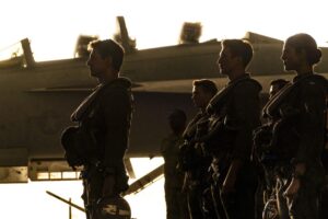 Maverick' explica por qué no es una película de acción y la compara con 'Avatar 2'