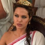 «Un thriller político con asesinatos y sexo». La Cleopatra de Angelina Jolie prometía un cóctel de épica, rigor histórico y triángulos amorosos que jamás veremos