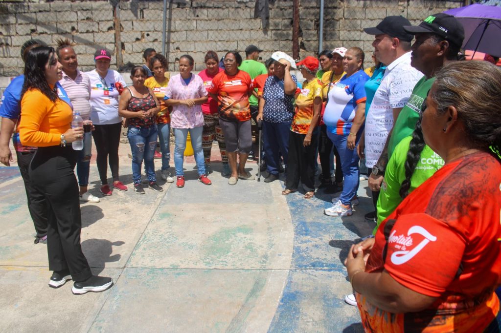 En Turmero inician rehabilitación de la avenida principal de El Mácaro