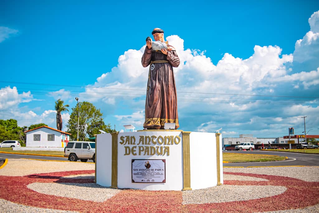 Clarines celebró sus 430 años de fundada
