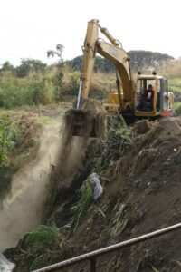 Continúa limpieza de afluentes en localidades aragüeñas