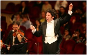 Dudamel dirigirá la Orquesta Sinfónica del Liceu en playa de Barcelona por la Copa de América de Vela