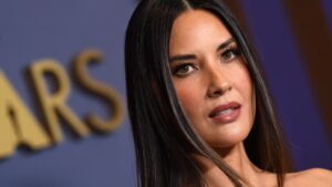 Olivia Munn reveló cómo tener un bebé la ha ayudado en su lucha contra el cancer