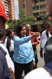 Inspeccionan asentamiento de tierra en parroquia San José de Caracas