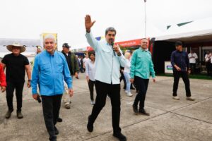 Maduro: No necesitamos “licencia” para crecer