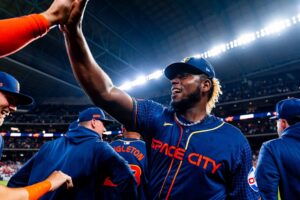 Ronel Blanco da el primer triunfo a Astros con juego sin hit ni carreras