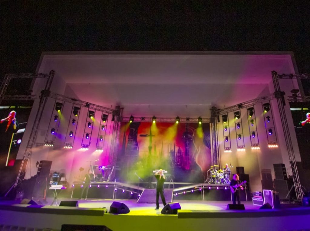 Saga ofreció un show impecable ante una repleta Concha Acústica de Bello Monte