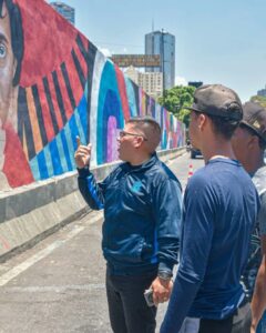 Supervisan elaboración de mural en autopista Gran Cacique Guaicaipuro