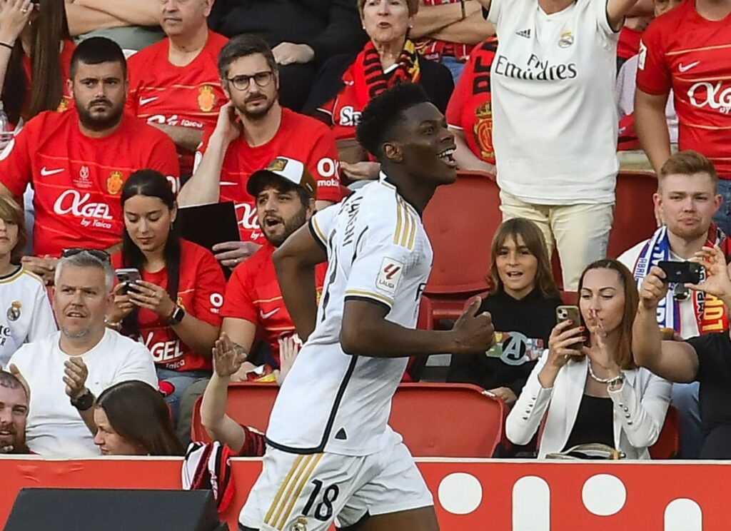 Real Madrid firme en el liderato de La Liga gana con gol de Tchouameni